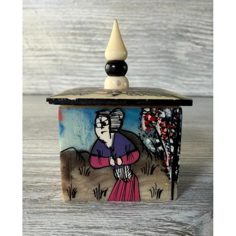 Vtg Hand Painted Camel Bone Persian Trinket Box W/ Lid 1.25